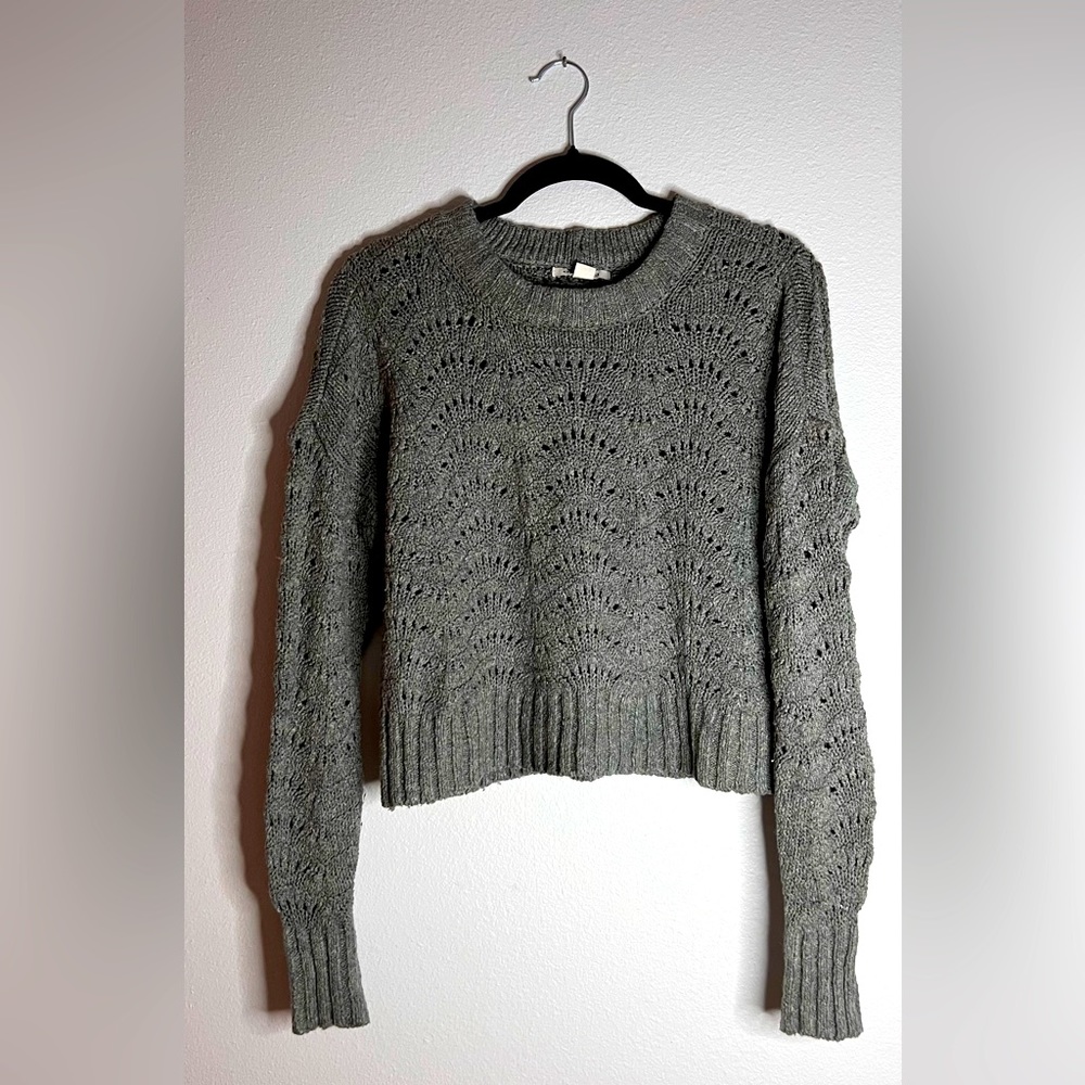 #12- American Eagle Gray knit sweater XS